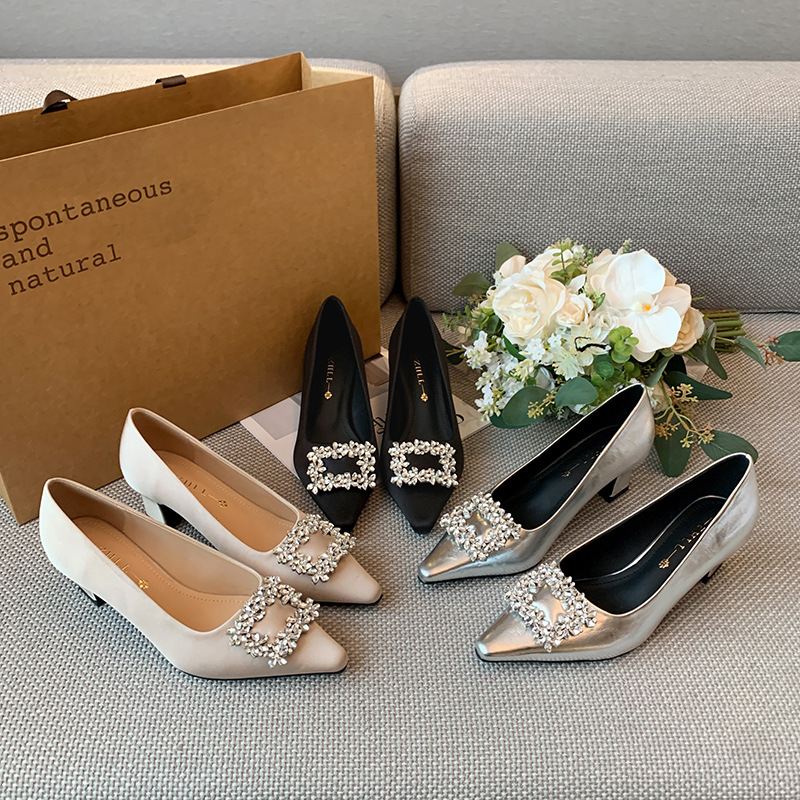 Black Satin Pointed Toe Pumps  - Women Formal Wear Heels 评论和价格