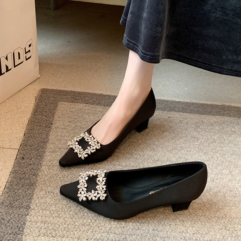 Black Satin Pointed Toe Pumps  - Women Formal Wear Heels 评论和价格